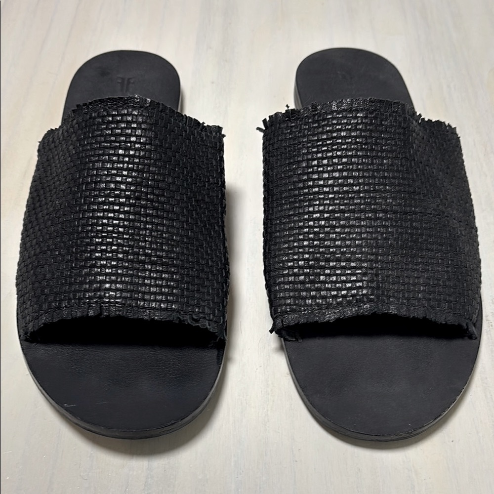 Frye Black Woven Slide Leather Sandals size 9.5
